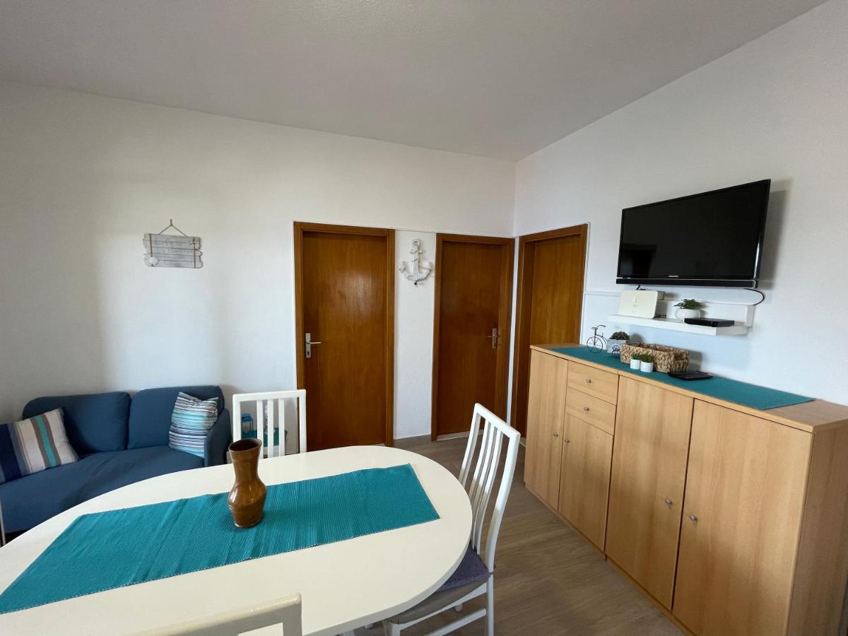 Apartman Emilija Vinišće Exterior foto